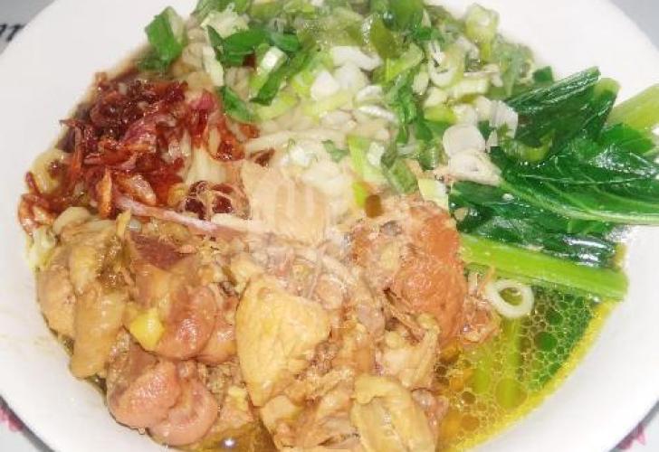 Mie Ayam Pak Tarman: Sajian Hangat yang Menghiasi Pagi Cilacap
